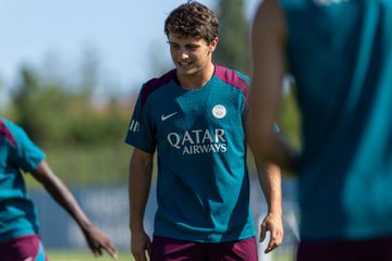 João Neves convocado para jogo de preparação do PSG