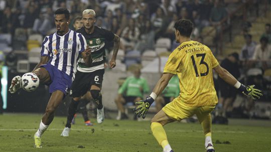 FC Porto: dragões tentam esticar valor de venda de Galeno