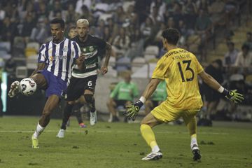 FC Porto: dragões tentam esticar valor de venda de Galeno