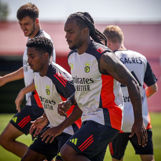 Treino do Benfica para estreia em Famalicão