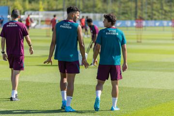 FOTOS: o primeiro treino de João Neves no PSG com direito a praxe