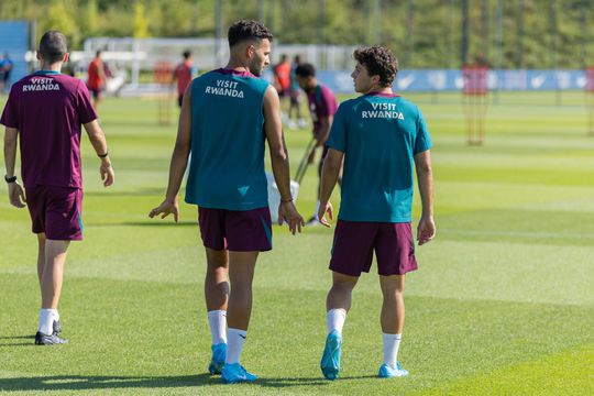 FOTOS: o primeiro treino de João Neves no PSG com direito a praxe