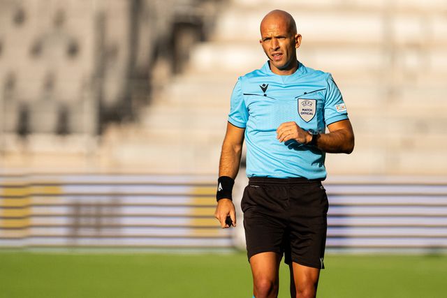 Dois árbitros portugueses apitam jogos europeus