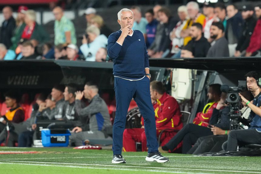 José Mourinho durante o jogo frente ao Feyenoord (FOTO IMAGO)