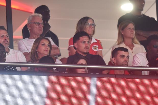Ivanovic ficou na bancada no jogo do Benfica frente ao Hearts - Foto: Miguel Nunes