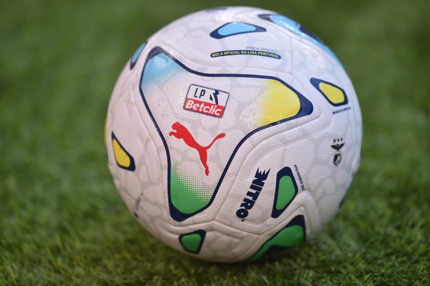 A bola oficial da Liga na época 2026/2027
