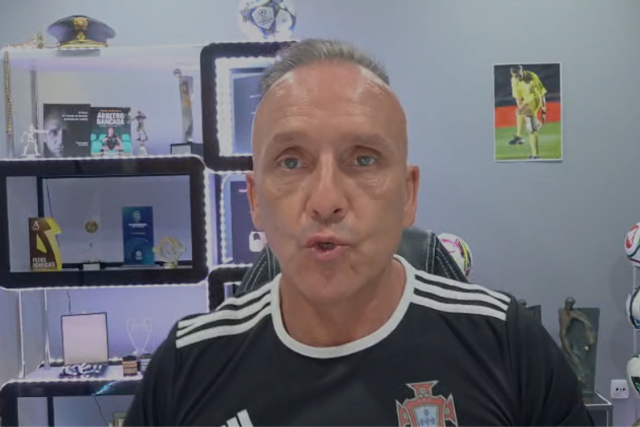 Sem ir ao monitor: Pedro Henriques explica penálti que fechou a goleada do Benfica