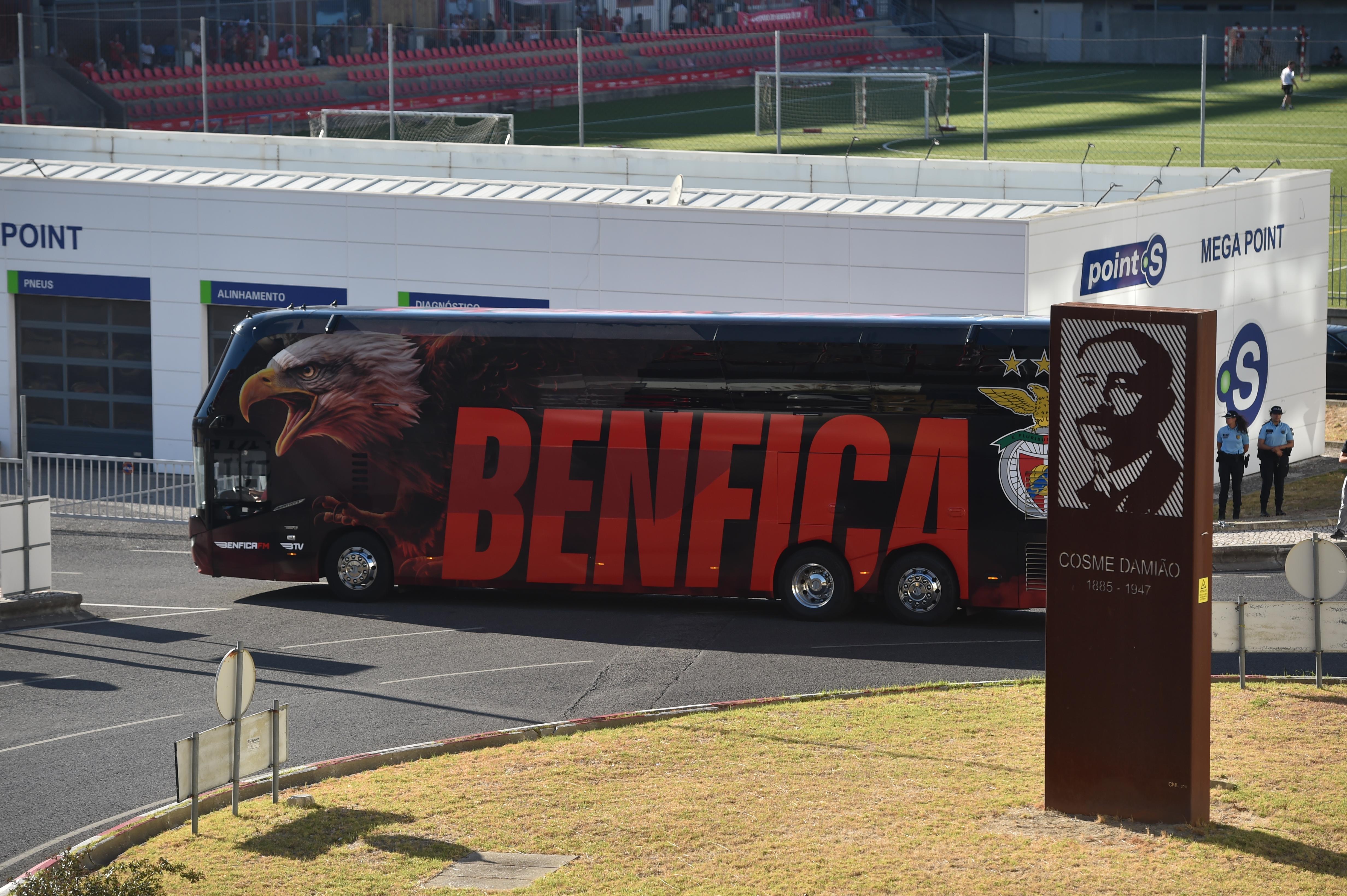 O Benfica apresentou a nova decoração do autocarro - Foto: Miguel Nunes