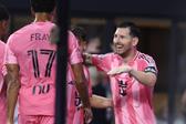 Messi sorriu em dose dupla
