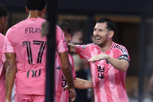 Messi sorriu em dose dupla