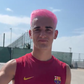 Gavi cumpriu promessa e pintou cabelo de rosa