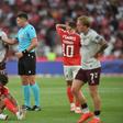 Marian Barbu, árbitro romeno, dirigiu o Benfica-Hearts (6-1) - Foto: Miguel Nunes