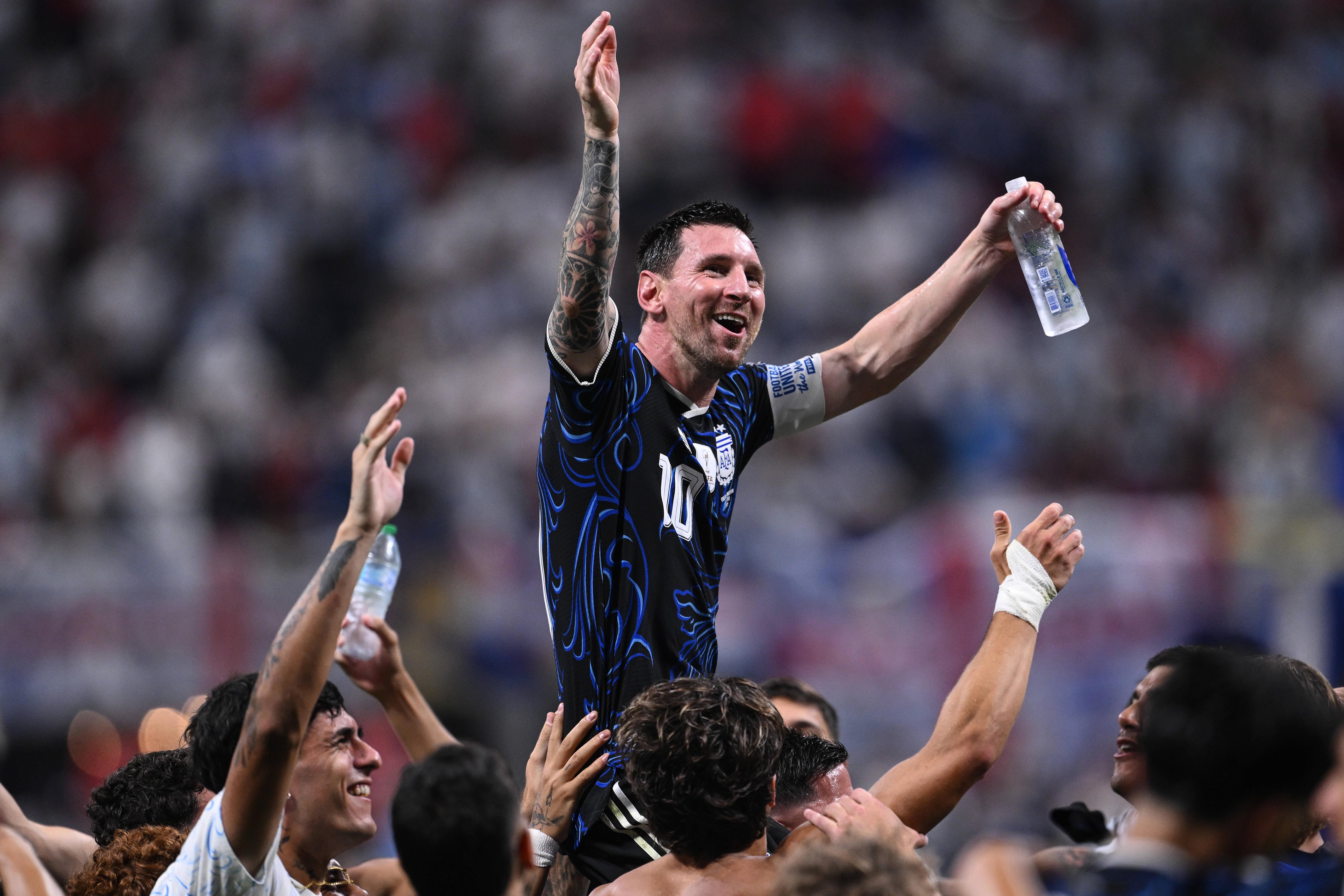Festejos de Messi e da Argentina