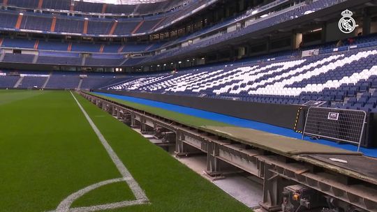 Espetacular: veja como desaparece o relvado do Santiago Bernabéu