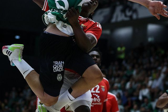 Sporting superioriza-se ao Benfica no dérbi