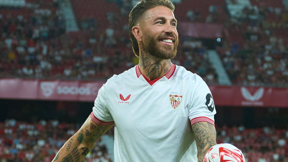 Sergio Ramos chorou compulsivamente no regresso ao Sánchez-Pizjuán