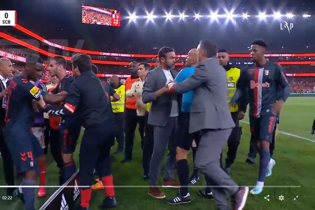 Benfica-SC Braga: Papa perdoou multas a Niakaté e Bruma