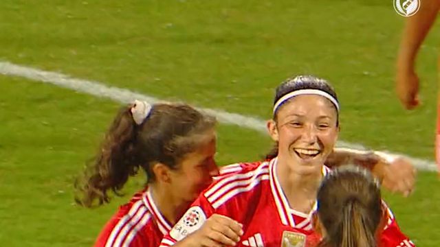 Golaço de letra de Lara Martins na goleada do Benfica ao Cliftonville Ladies
