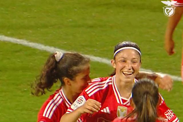 Golaço de letra de Lara Martins na goleada do Benfica ao Cliftonville Ladies