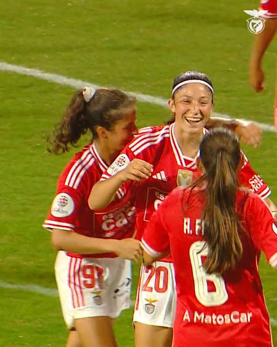 Golaço de letra de Lara Martins na goleada do Benfica ao Cliftonville Ladies