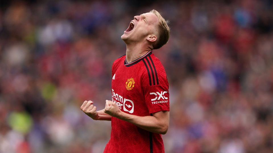 Ten Hag abre a porta a saída de Van de Beek