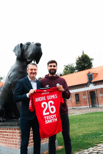 Oficial: André Gomes já tem novo clube e é um regresso