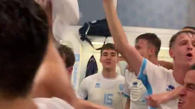 Festa rija no balneario de San Marino após primeira vitória oficial da história