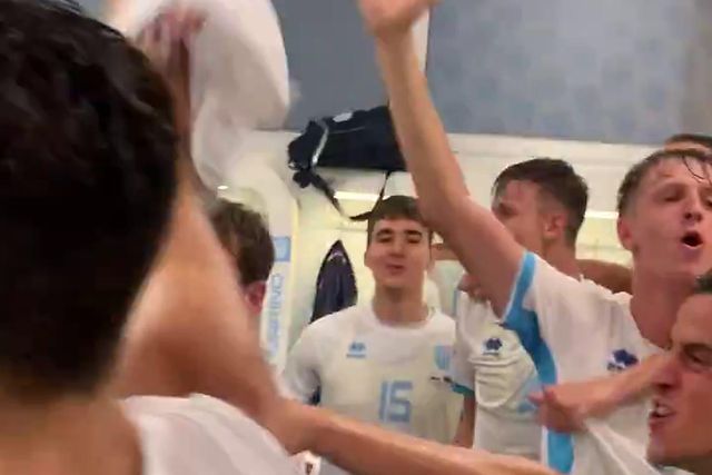 Festa rija no balneario de San Marino após primeira vitória oficial da história