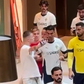 Adepto 'fura' segurança e é empurrado por Cristiano Ronaldo (vídeo)