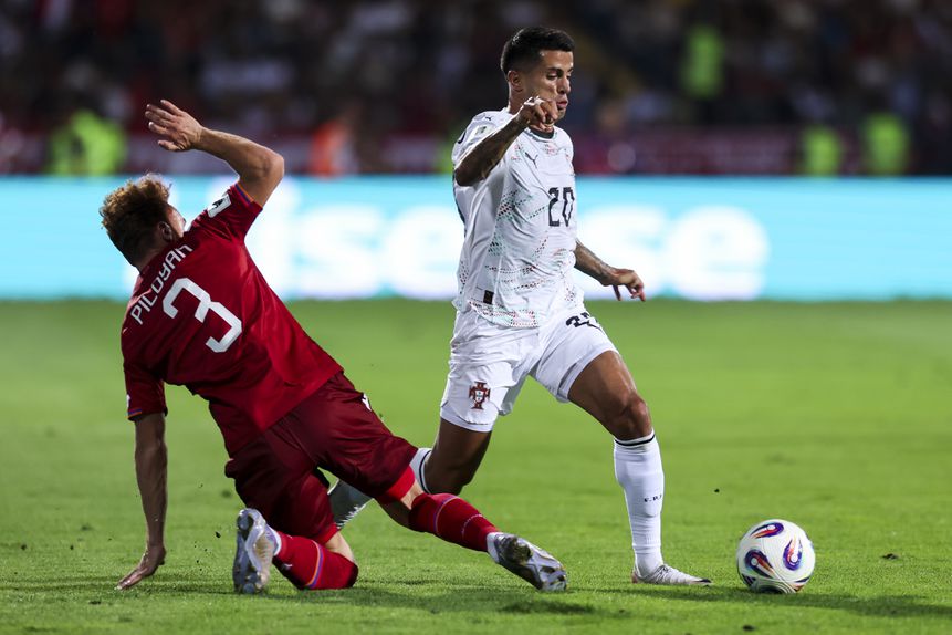 João Cancelo no Arménia-Portugal