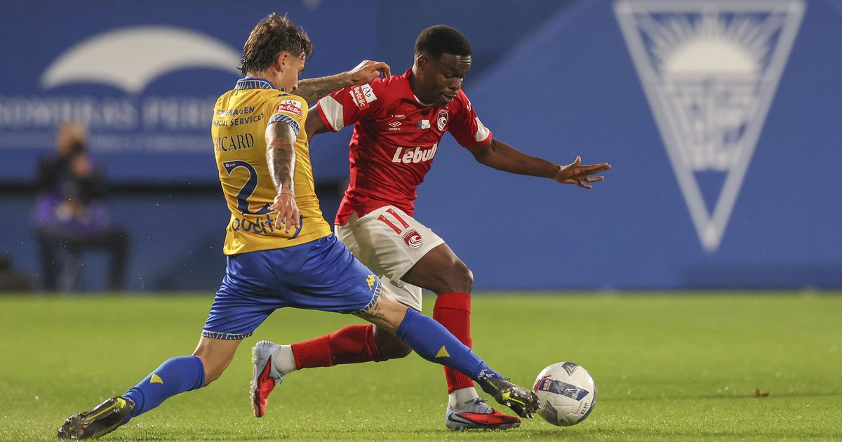 Estoril-Santa Clara: quem disse que não havia Liga este fim de semana