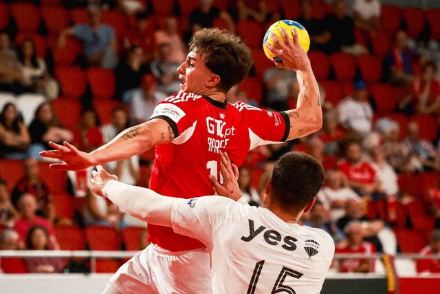 Benfica entra no campeonato com vitória clara