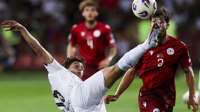 João Neves ensaiou um golo de bicicleta diante da Arménia