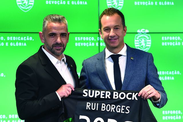 Rui Borges e Frederico Varandas na apresentação do primeiro como treinador do Sporting