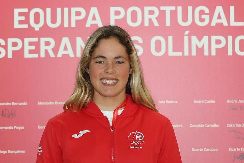 Maria Salgado mantèm-se na luta por um dos seis lugares de qualificação feminina para a elite do surf mundial