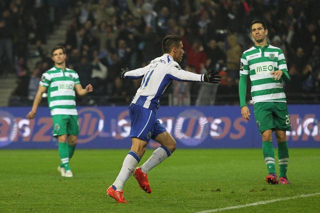 Tello festeja golo apontado em clássico - Foto: A BOLA