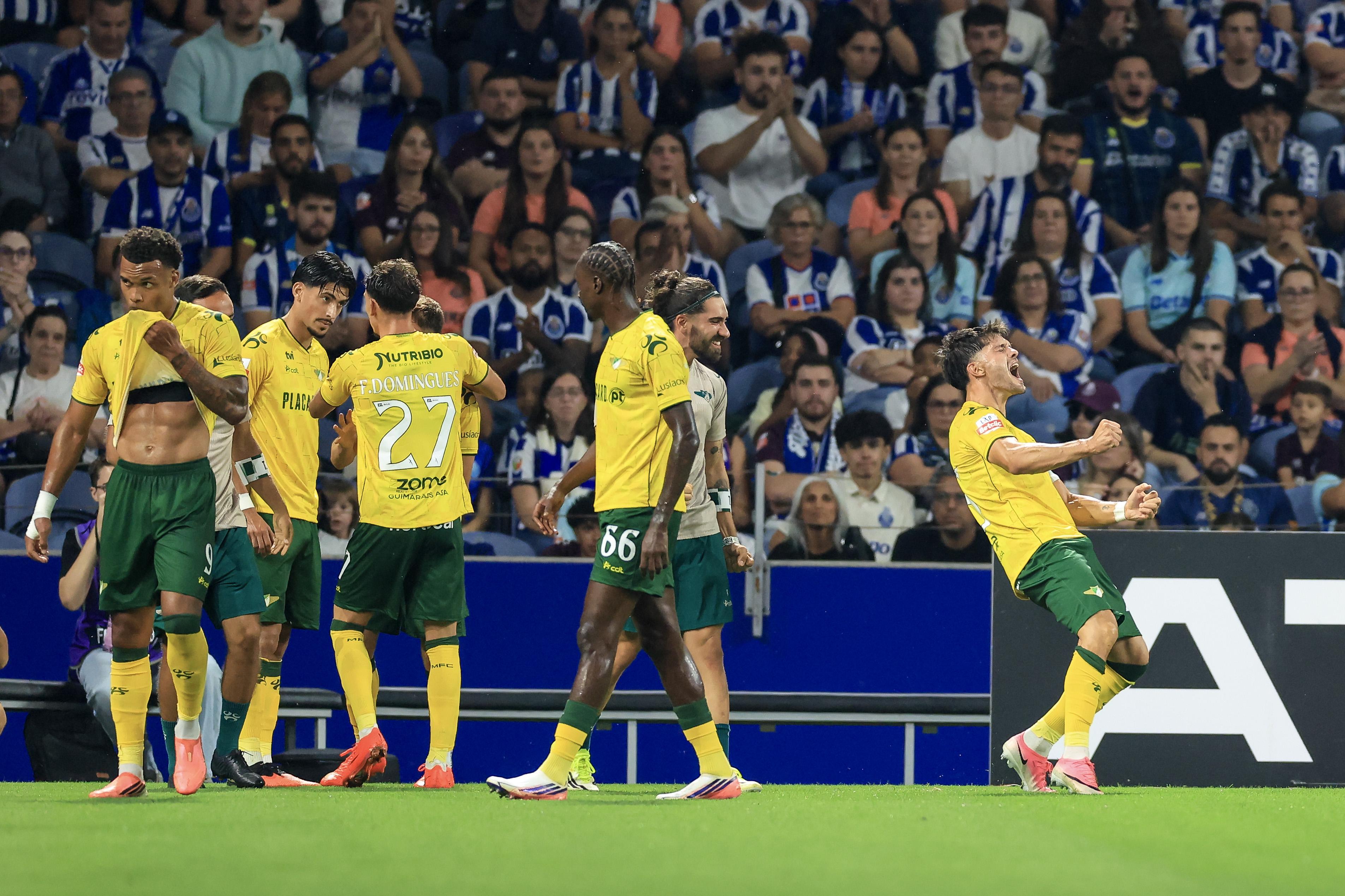 Dinis Pinto ainda colocou o Moreirense em vantagem no Dragão, mas o FC Porto acabou por dar a volta — Foto: José Coelho/LUSA