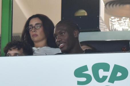 Ibrahima Ba assistiu ao jogo com o Nacional (2-0) num camarote do Estádio José Alvalade - Foto: MIGUEL NUNES