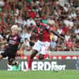 Adeptos do Marítimo estiveram em maioria no jogo com o Benfica. -Foto: HOMEM DE GOUVEIA/LUSA