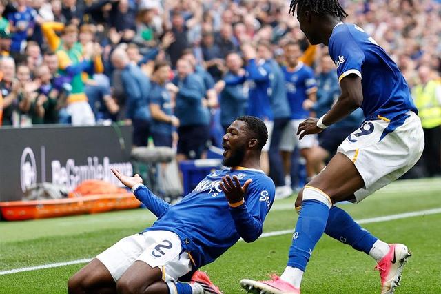 Golaço no final tira dois pontos ao Man. United contra o Everton