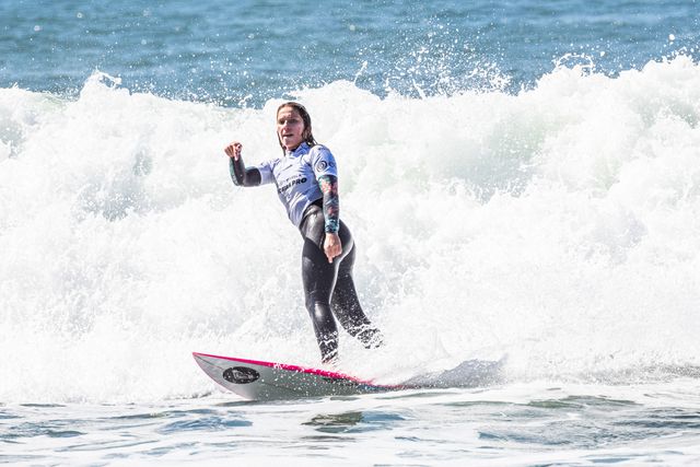 Surf: Kika Veselko nos quartos do Ericeira Pro