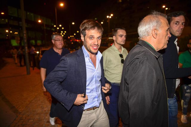 Mais Sócios a votar: sim! No telemóvel: não!