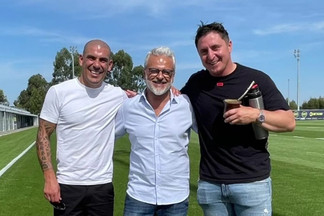 FC Porto: Cristian Rodríguez e Maxi Pereira visitaram o Olival