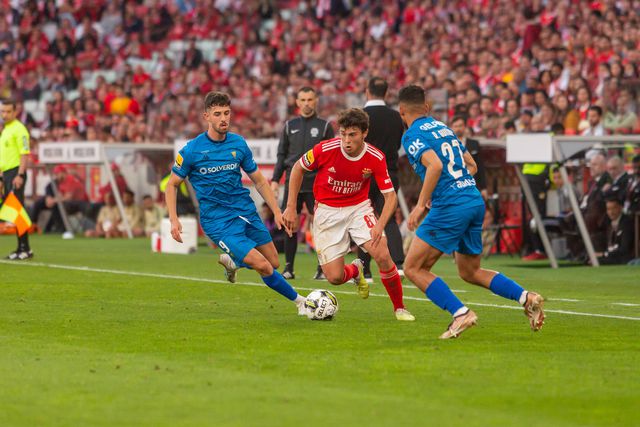 Estoril-Benfica: Na Linha não se pagam faturas alheias (em teoria...)