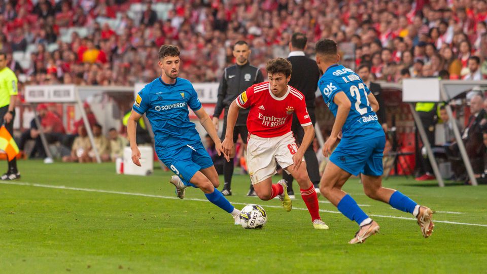 Estoril-Benfica: Na Linha não se pagam faturas alheias (em teoria...)