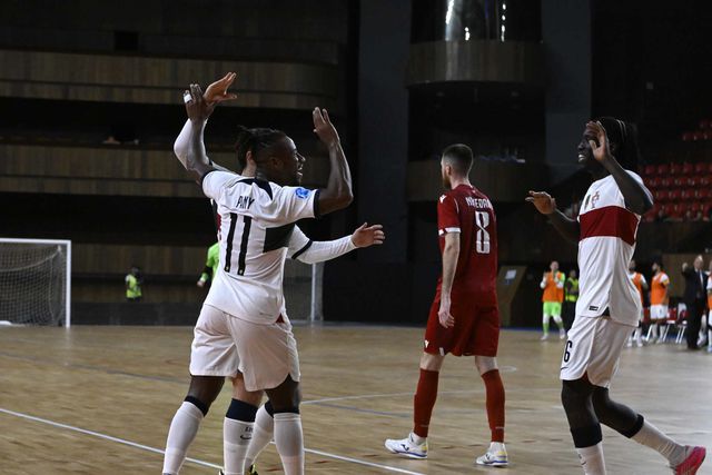 Portugal vence na Arménia por 6-5