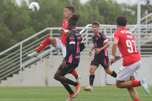 Benfica B vence Chaves com golo ao cair do pano