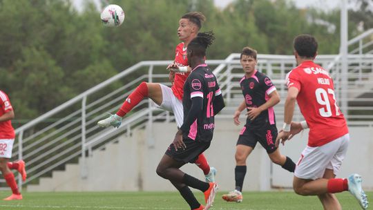 Benfica B vence Chaves com golo ao cair do pano