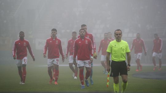 Nevoeiro no Nacional-Benfica: o que diz o regulamento