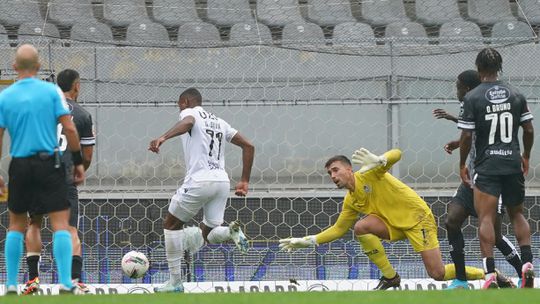 Destaques do Vitória de Guimarães: Gustavo Silva bisa em tarde inglória